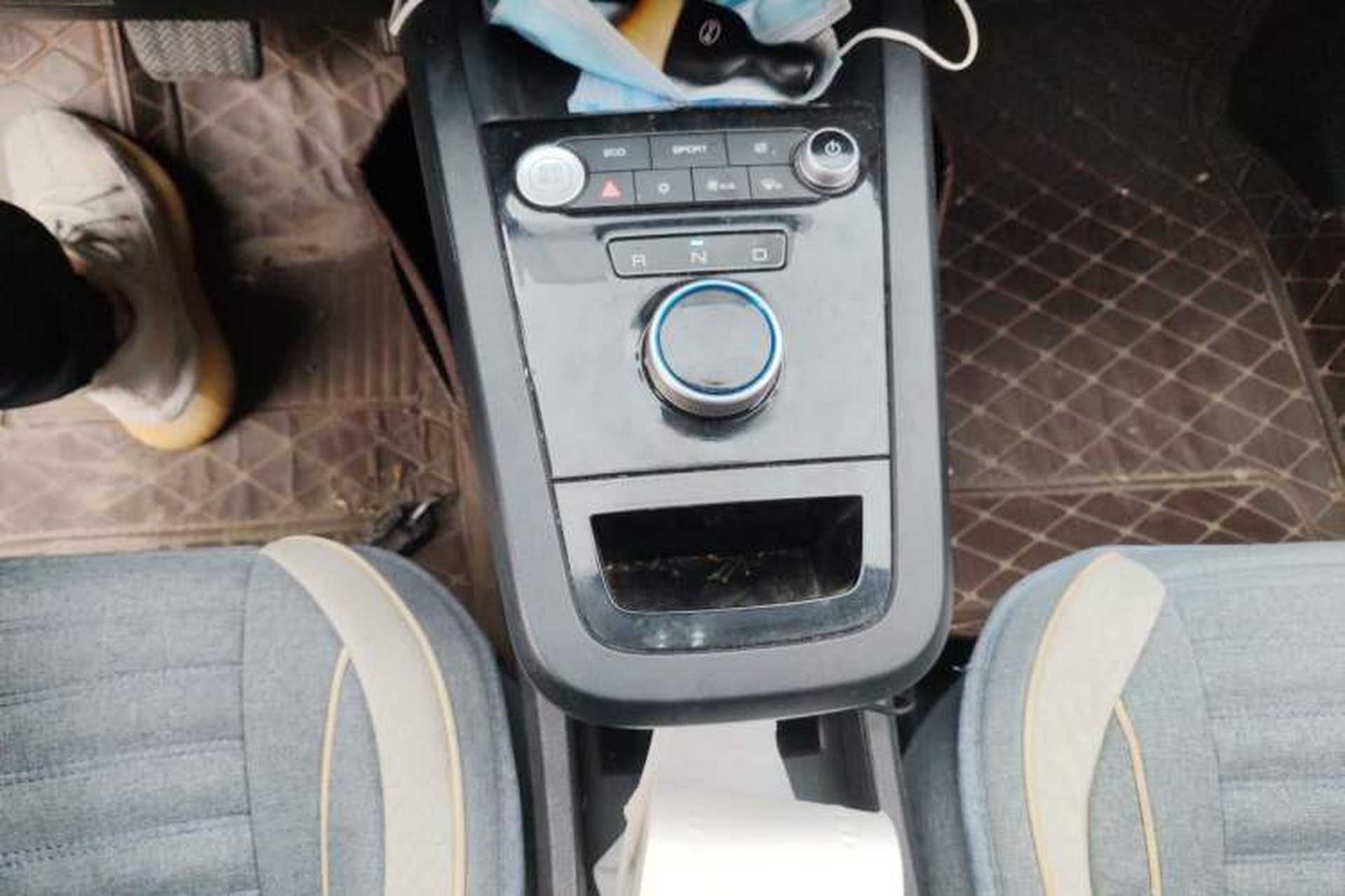 Used BYD e2 2019 Standard Range Version – Yue·Standard Model Gear Lever