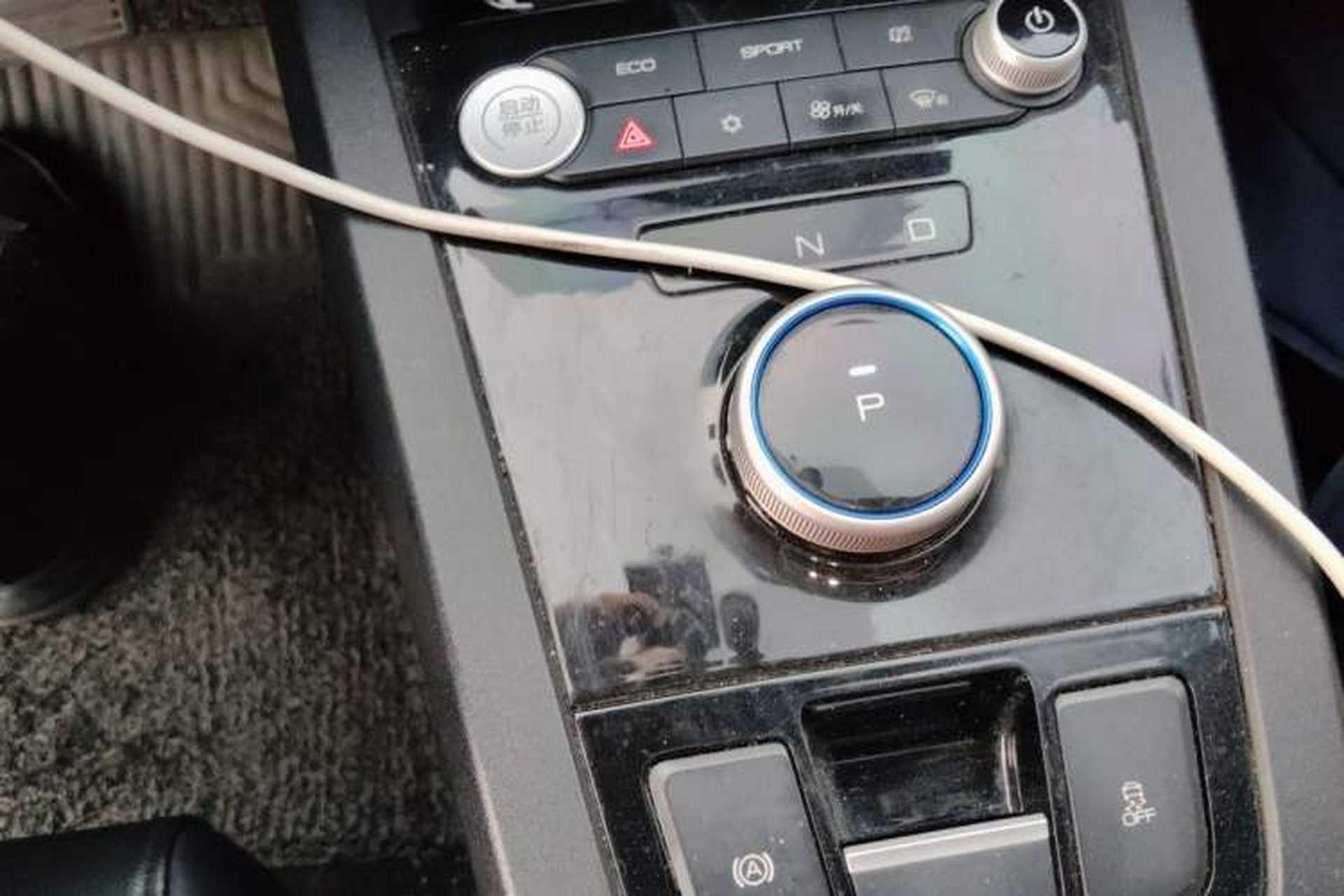 Used BYD e2 2019 Standard Range Model – Smart & Comfortable Version Gear Lever