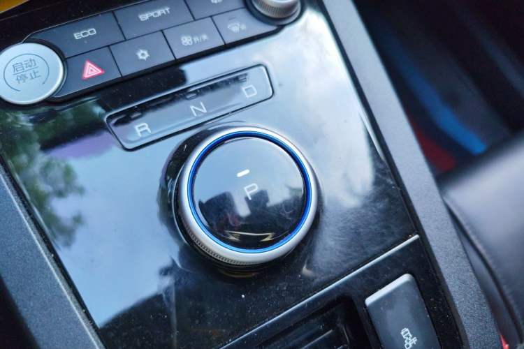 Used BYD e2 2019 High-Range Version – Chuan·Luxury Model Gear Lever