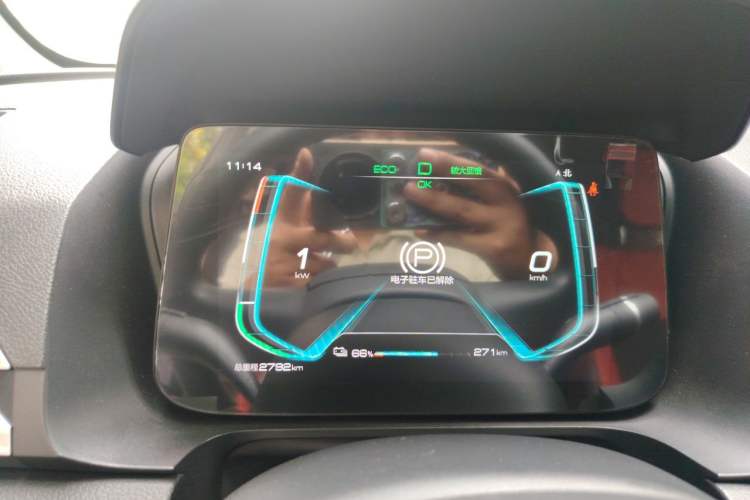 Used BYD e2 2019 High-Range Version – Chuan·Luxury Model Instrument Cluster