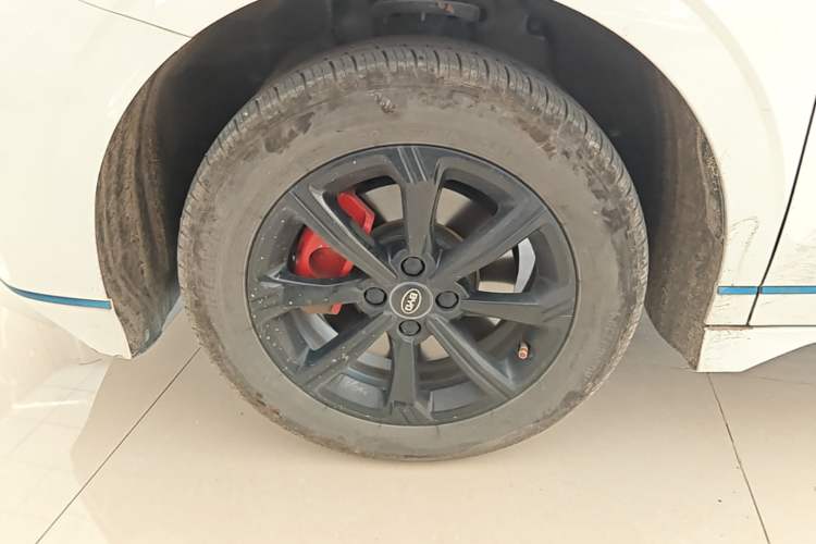 Used BYD e2 2019 Long-Range Version Yao·Luxury Trim Left Front Wheel Hub