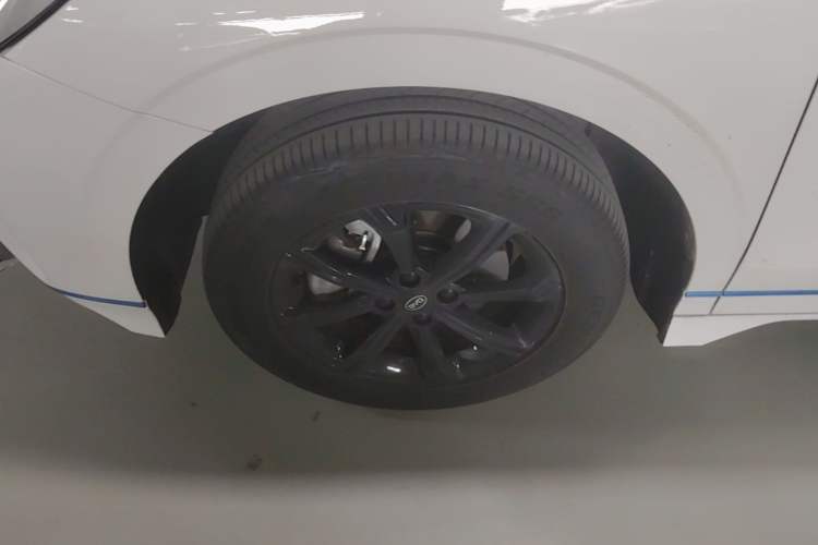Used BYD e2 2019 Standard Range Model – Smart & Comfortable Version Left Front Wheel Hub