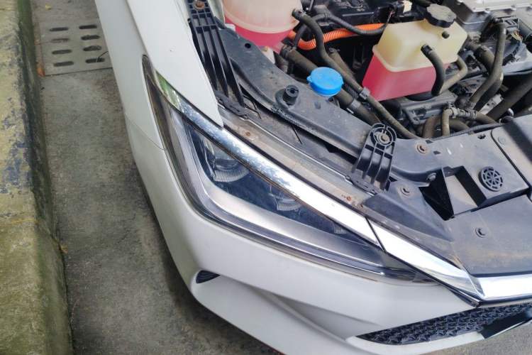 Used BYD e2 2019 High-Range Version – Chuan·Luxury Model Right Front Headlight