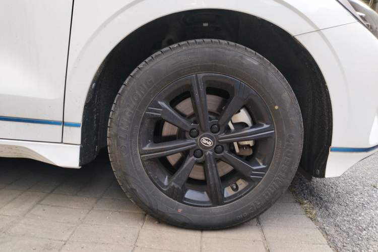 Used BYD e2 2019 Standard Range Model – Smart & Comfortable Version Right Front Wheel Hub