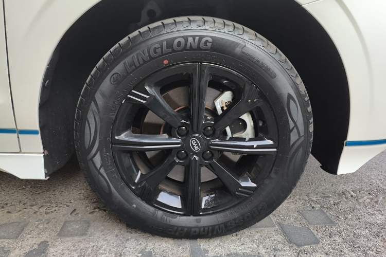 Used BYD e2 2019 Standard Range Model – Smart & Comfortable Version Right Front Wheel Hub