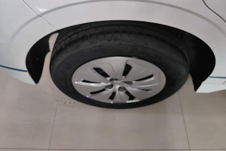 Used BYD e2 2019 Standard Range Version – Yue·Standard Model Right Rear Wheel Hub
