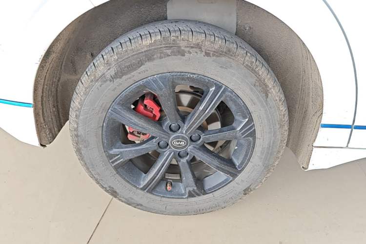 Used BYD e2 2019 Long-Range Version Yao·Luxury Trim Right Rear Wheel Hub