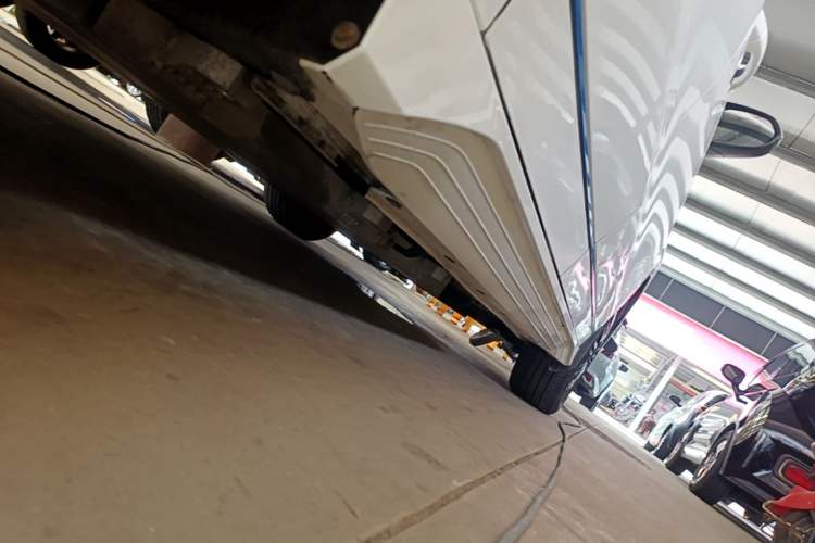 Used BYD e2 2019 Standard Range Version – Yue·Standard Model Right Side Sill