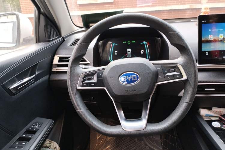 Used BYD e2 2019 Standard Range Model – Smart & Comfortable Version Steering Wheel