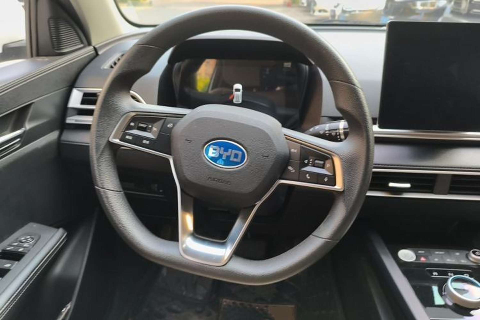 Used BYD e2 2019 Standard Range Model – Smart & Comfortable Version Steering Wheel