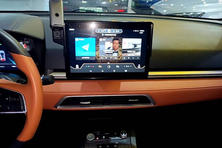 Used BYD e2 2020 Upgraded Version Long-Range Edition Luxury Model Audio And AC Panel