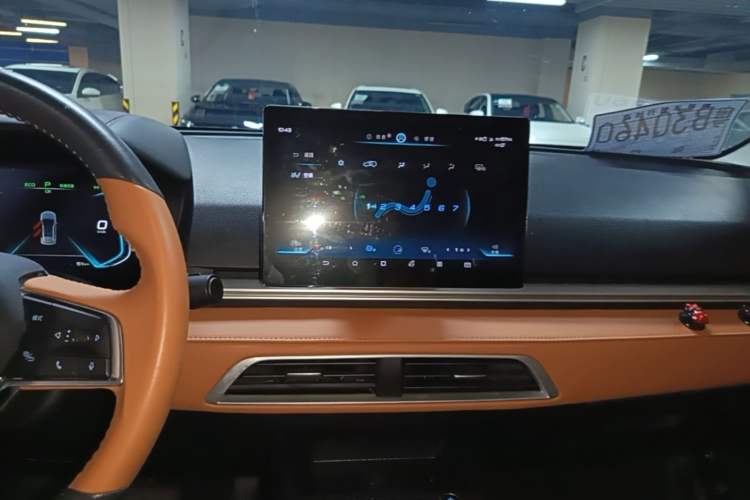 Used BYD e2 2020 Upgraded Version Extended Range Edition Premium Model Audio And AC Panel