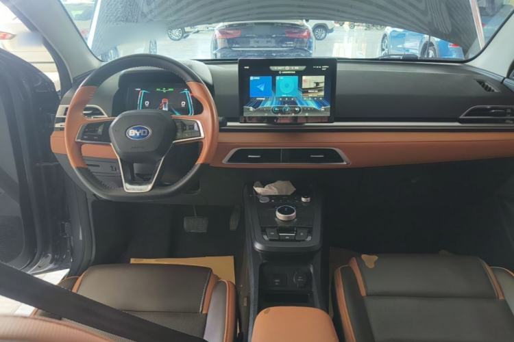 Used BYD e2 2020 Upgraded Version Long-Range Edition Luxury Model Center Console
