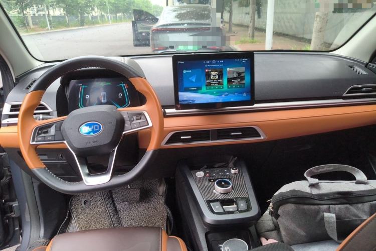 Used BYD e2 2020 Upgraded Version Long-Range Edition Luxury Model Center Console