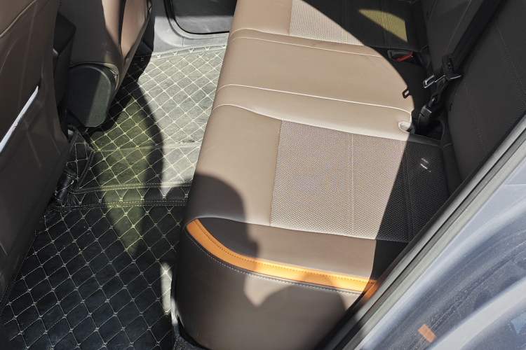 Used BYD e2 2020 Upgraded Version Long-Range Edition Luxury Model Interior 3