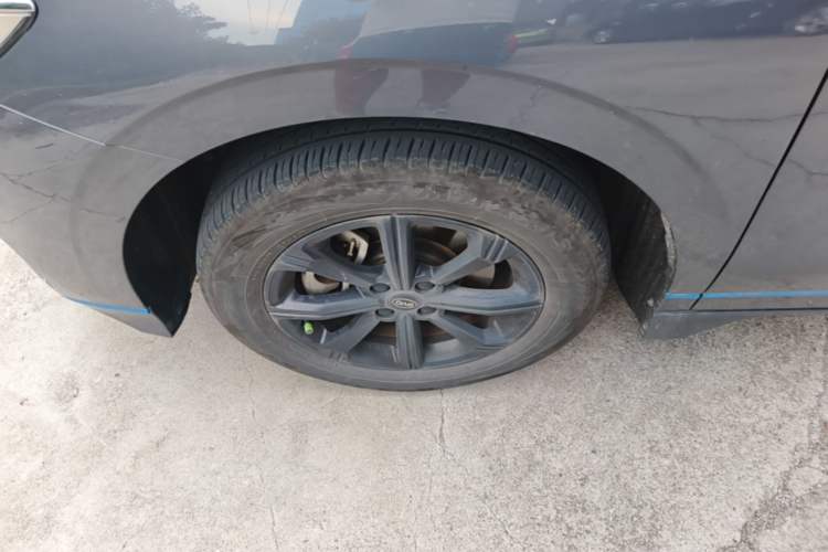 Used BYD e2 2020 Upgraded Version Long-Range Edition Luxury Model Left Front Wheel Hub