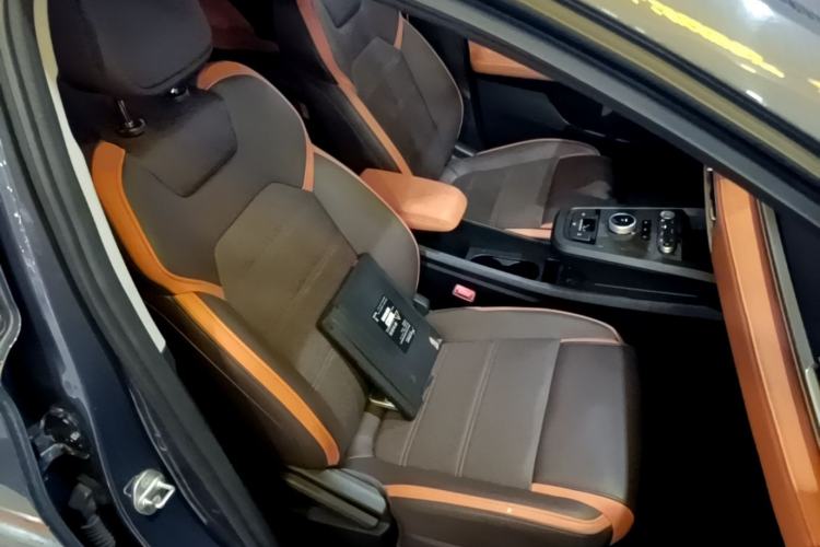 Used BYD e2 2020 Upgraded Version Long-Range Edition Luxury Model Right Front Seat