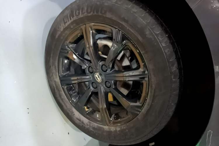 Used BYD e2 2020 Upgraded Version Long-Range Edition Luxury Model Right Rear Wheel Hub