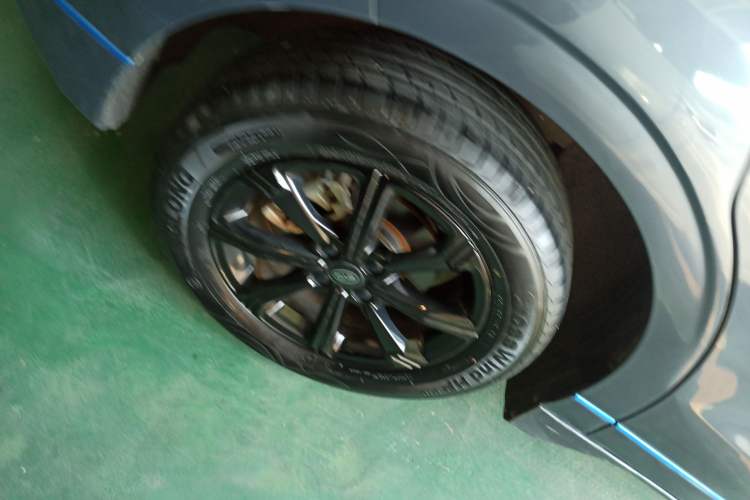 Used BYD e2 2020 Upgraded Model Standard Range Version Comfort Edition Right Rear Wheel Hub