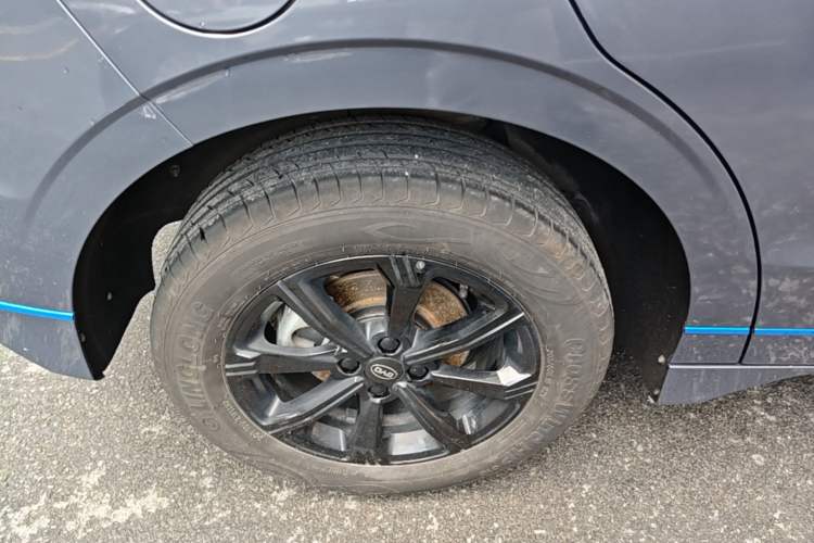 Used BYD e2 2020 Upgraded Model Standard Range Version Comfort Edition Right Rear Wheel Hub
