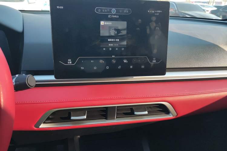 Used BYD e2 2020 Upgraded Version Extended Range Edition Premium Model Audio And AC Panel