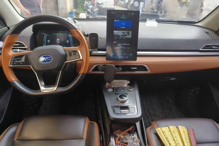 Used BYD e2 2020 Upgraded Version Long-Range Edition Luxury Model Center Console