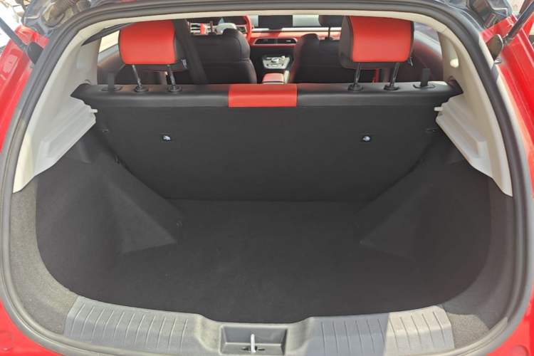 Used BYD e2 2020 Upgraded Version Long-Range Edition Luxury Model Trunk