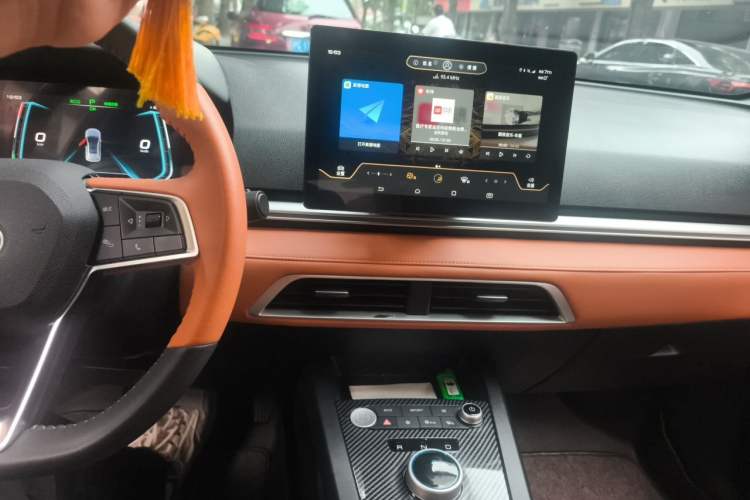 Used BYD e2 2020 Upgraded Version Long-Range Edition Luxury Model Audio And AC Panel