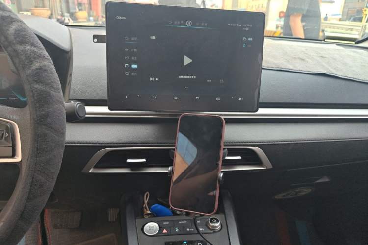 Used BYD e2 2020 Upgraded Model Standard Range Version Comfort Edition Audio And AC Panel