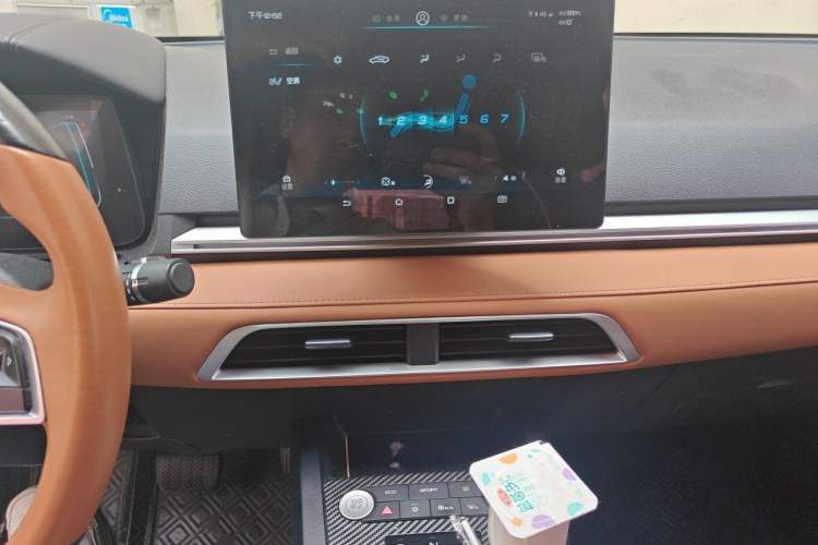 Used BYD e2 2020 Upgraded Version Long-Range Edition Luxury Model Audio And AC Panel