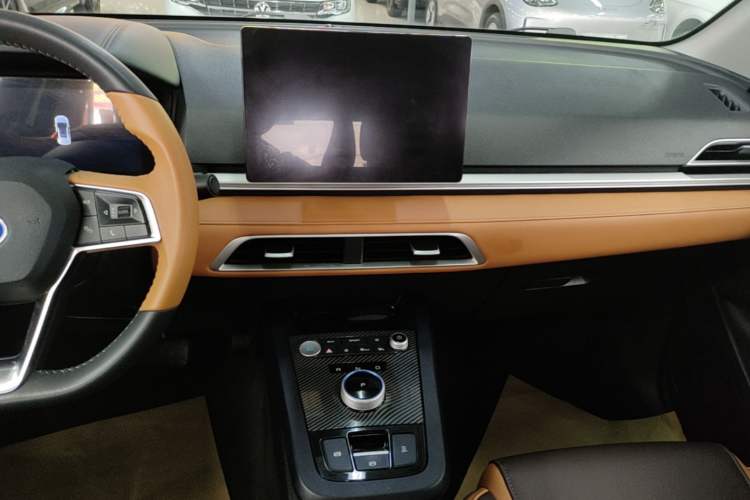 Used BYD e2 2020 Upgraded Version Long-Range Edition Luxury Model Audio And AC Panel