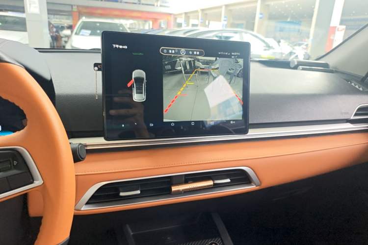 Used BYD e2 2020 Upgraded Version Long-Range Edition Luxury Model Audio And AC Panel
