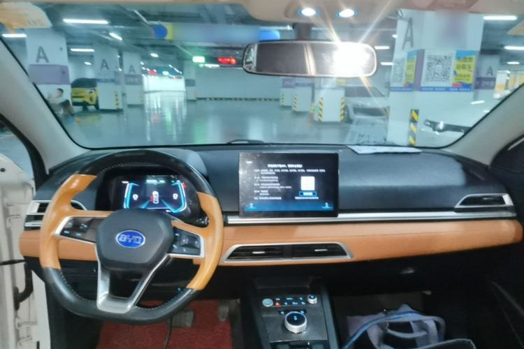 Used BYD e2 2020 Upgraded Version Long-Range Edition Luxury Model Center Console