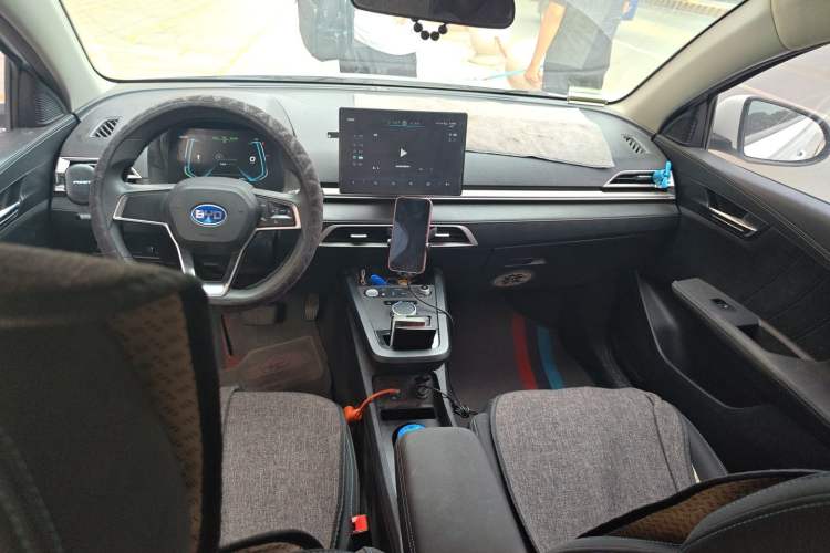 Used BYD e2 2020 Upgraded Model Standard Range Version Comfort Edition Center Console
