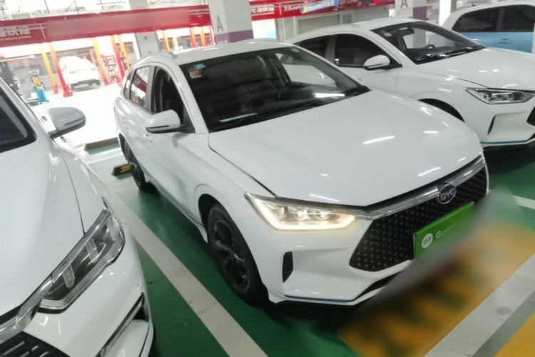 Used BYD e2 2020 Upgraded Version Long-Range Edition Luxury Model Front Right 45 Deg