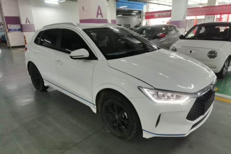 Used BYD e2 2020 Upgraded Model Standard Range Version Comfort Edition Front Right 45 Deg