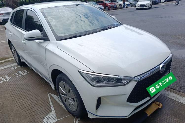 Used BYD e2 2020 Upgraded Model Standard Range Version Standard Configuration Front Right 45 Deg