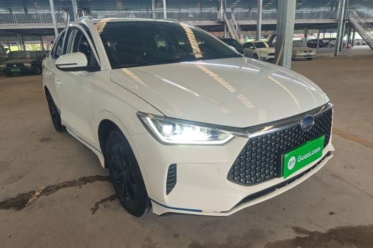 Used BYD e2 2020 Upgraded Model Standard Range Version Comfort Edition Front Right 45 Deg