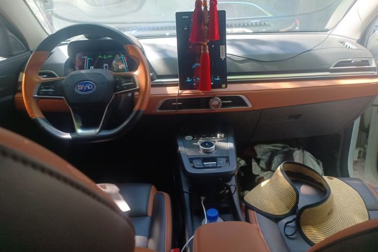 Used BYD e2 2020 Upgraded Version Long-Range Edition Luxury Model Interior 2