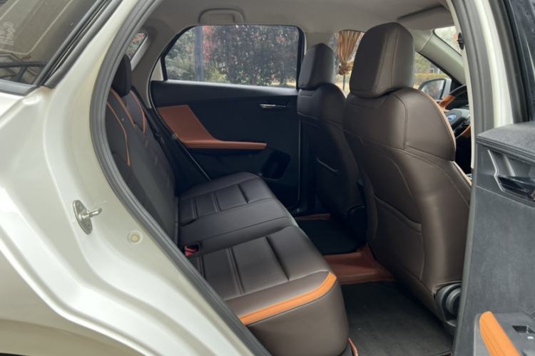 Used BYD e2 2020 Upgraded Version Long-Range Edition Luxury Model Interior 4