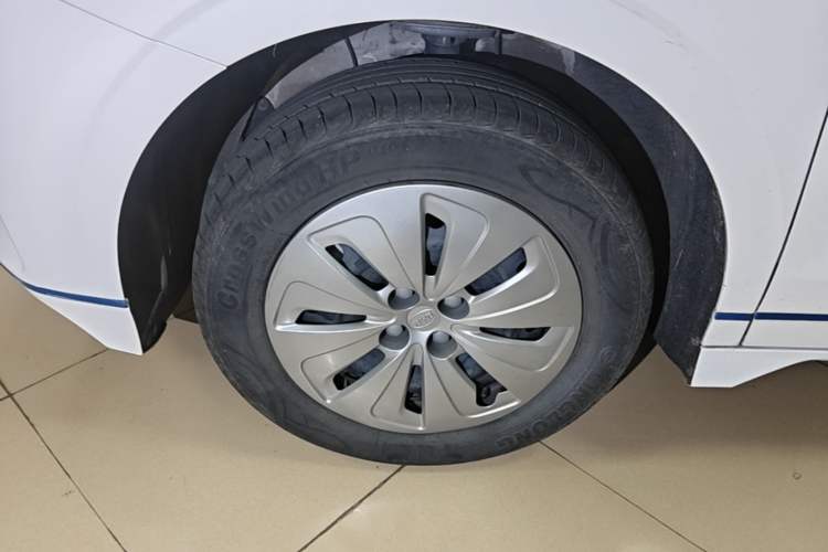 Used BYD e2 2020 Upgraded Model Standard Range Version Standard Configuration Left Front Wheel Hub