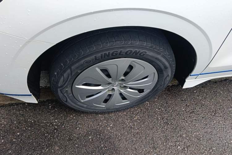 Used BYD e2 2020 Upgraded Model Standard Range Version Standard Configuration Left Front Wheel Hub