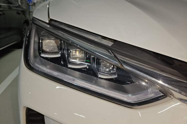 Used BYD e2 2020 Upgraded Version Extended Range Edition Premium Model Right Front Headlight