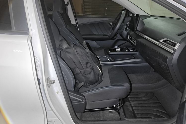 Used BYD e2 2020 Upgraded Model Standard Range Version Standard Configuration Right Front Seat
