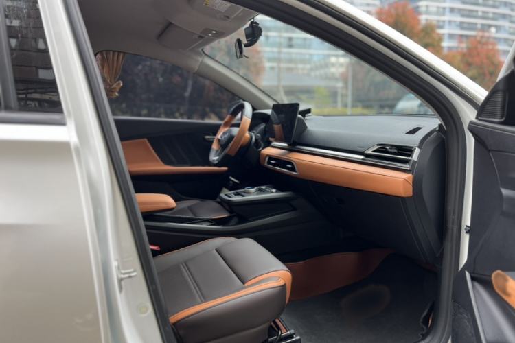 Used BYD e2 2020 Upgraded Version Long-Range Edition Luxury Model Right Front Seat