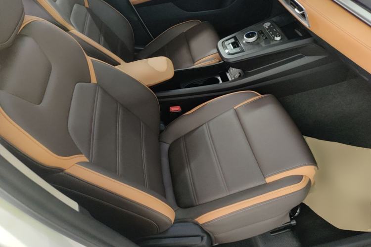 Used BYD e2 2020 Upgraded Version Long-Range Edition Luxury Model Right Front Seat