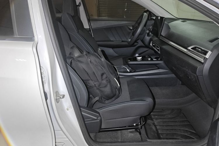 Used BYD e2 2020 Upgraded Model Standard Range Version Standard Configuration Right Front Seat