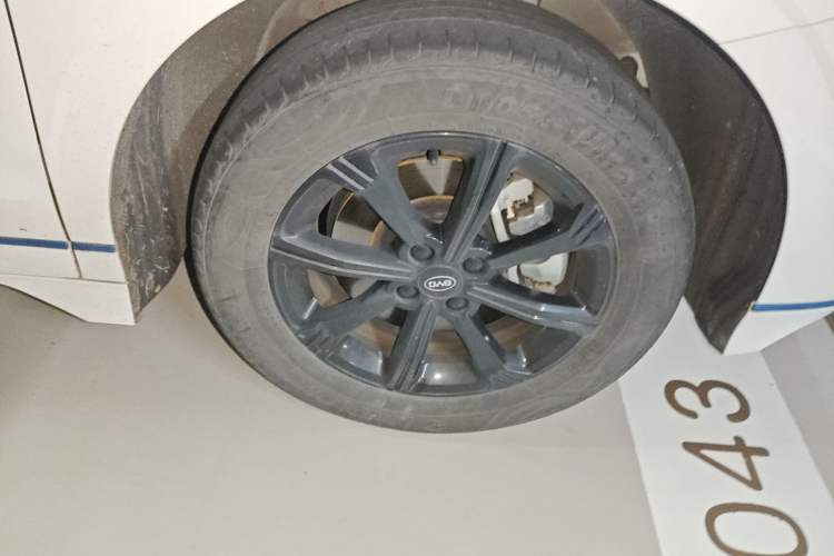 Used BYD e2 2020 Upgraded Version Extended Range Edition Premium Model Right Front Wheel Hub