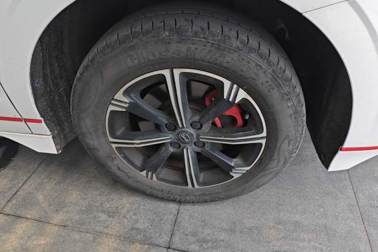 Used BYD e2 2020 Upgraded Version Extended Range Edition Premium Model Right Front Wheel Hub
