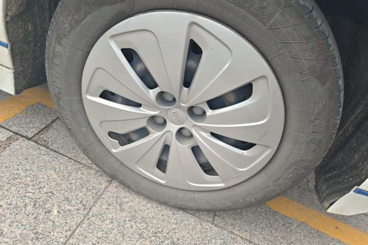 Used BYD e2 2020 Upgraded Model Standard Range Version Comfort Edition Right Front Wheel Hub